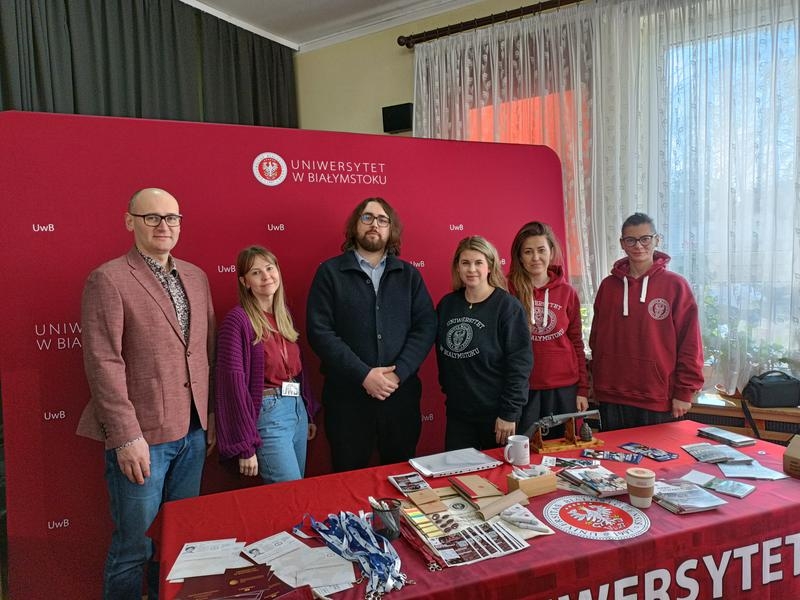 stoisko wystawiennicze uczelni