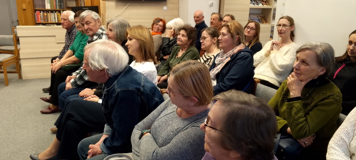 spotkanie w czytelni miejskiej