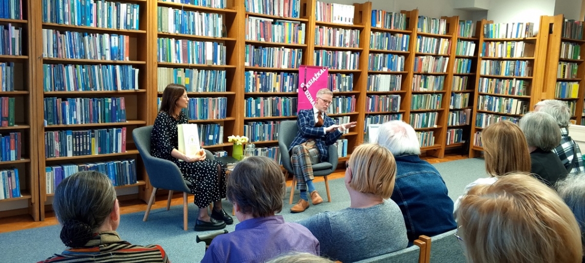 spotkanie w czytelni miejskiej