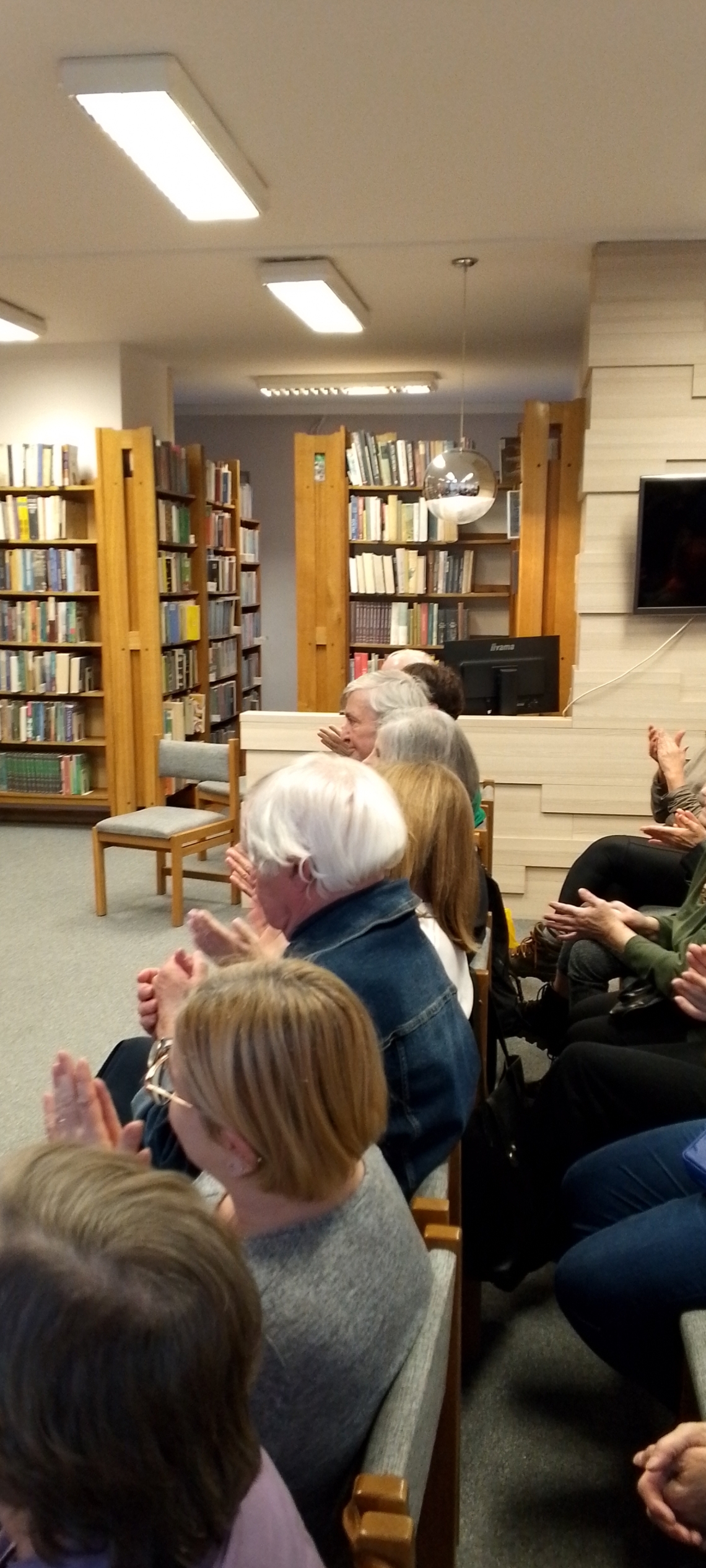 spotkanie w czytelni miejskiej