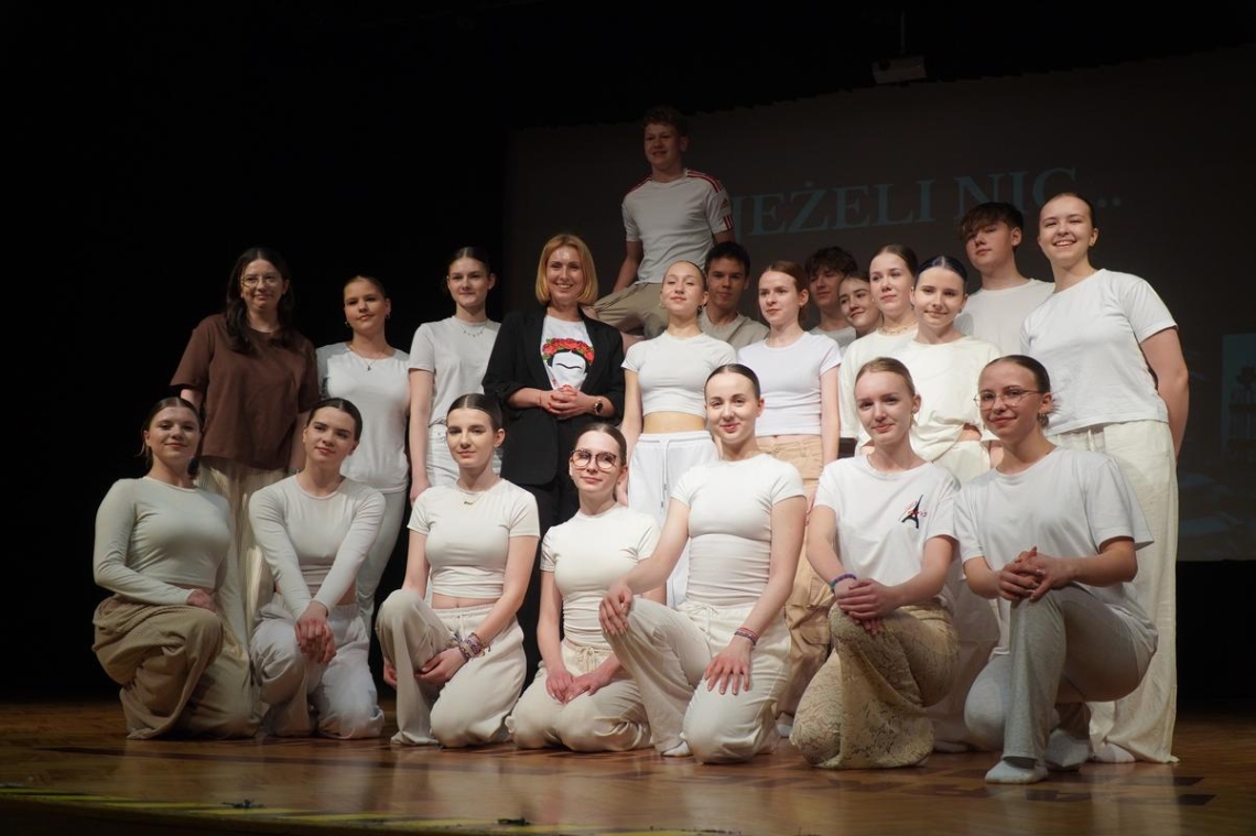 pamiątkowe zdjęcie grupowe