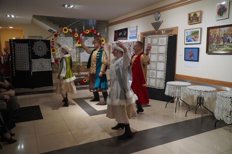 uczestnicy wernisażu
