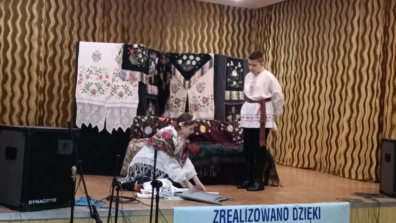 młodzież podczas przedstawienia