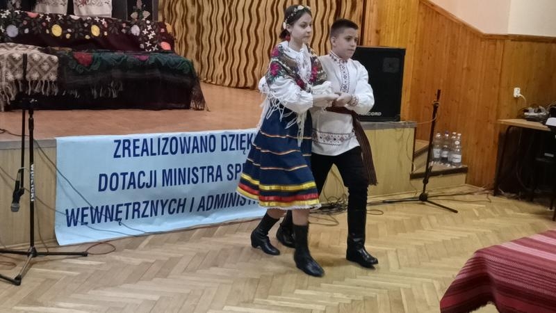 pokaz tańca ludowego