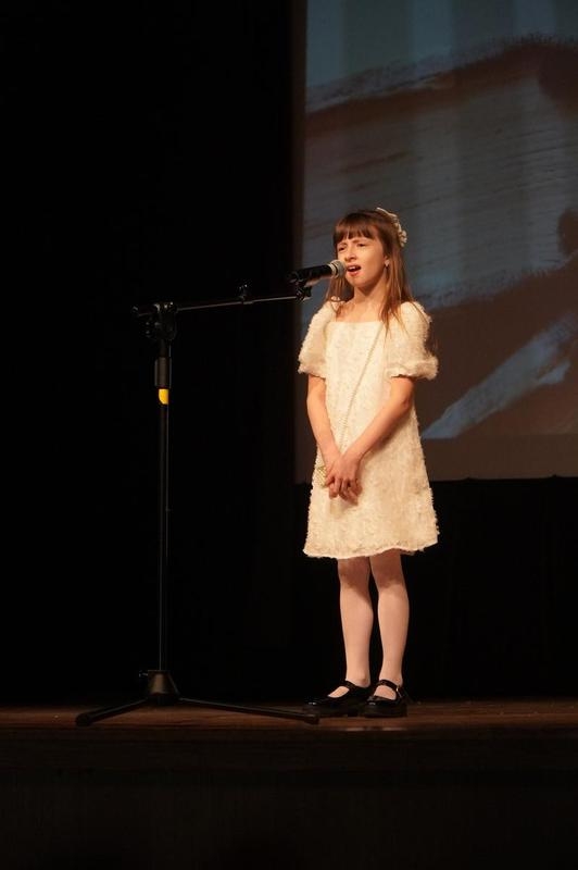 Laureat konkursu występujący a scenie HDK