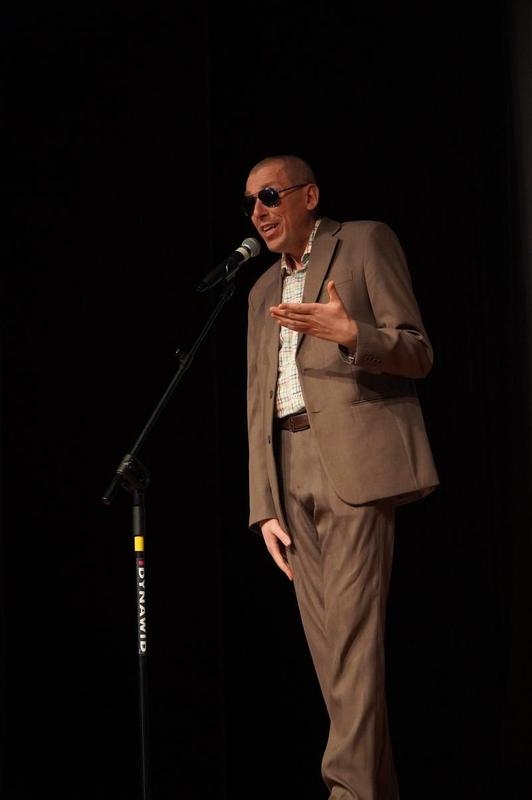 Laureat konkursu występujący a scenie HDK