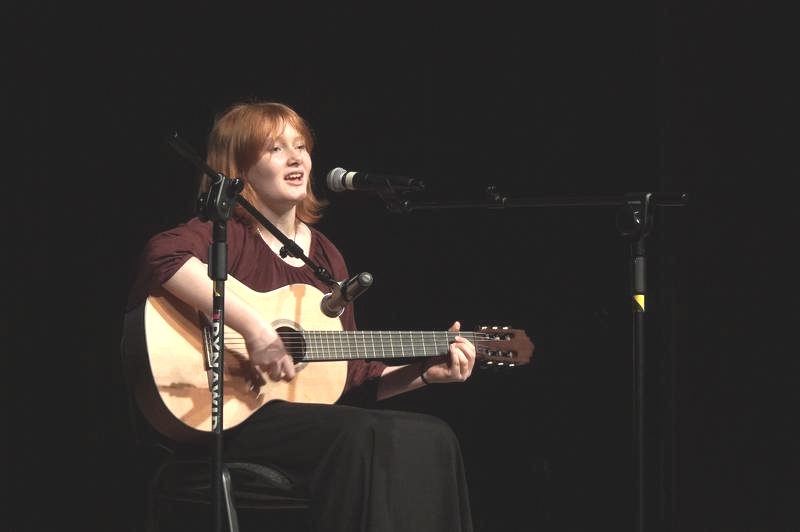 Laureat konkursu występujący a scenie HDK