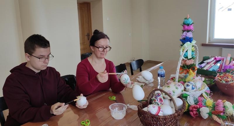 rodzinne warsztaty ozdób i smakołyków na Wielkanoc