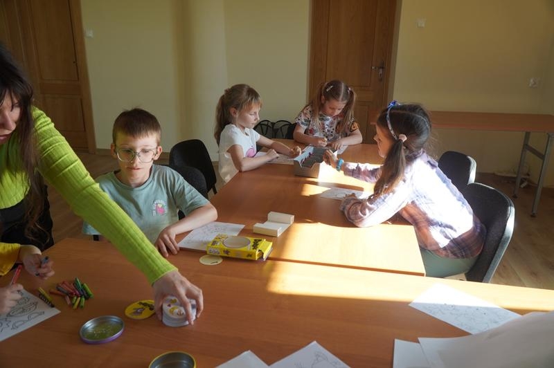 dzieci biorące udział w zajęciach