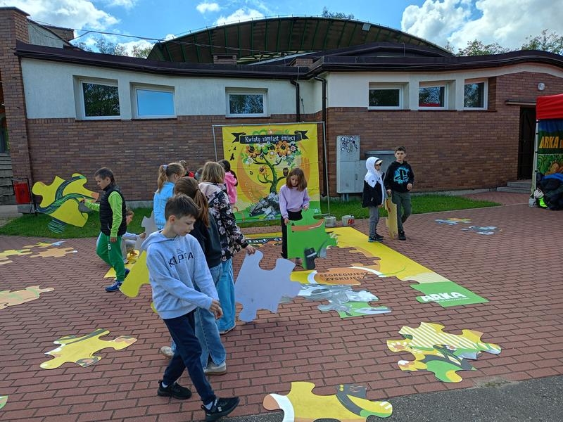 układanie dużych eko puzli