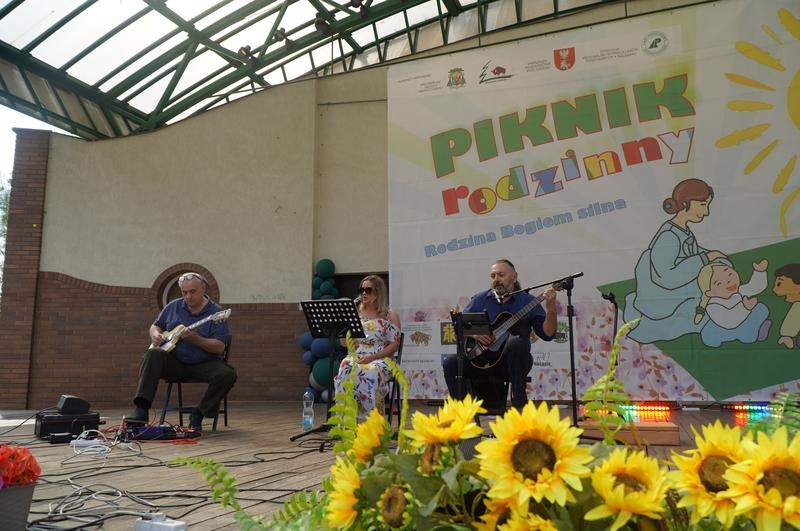 występ trio gitarowego