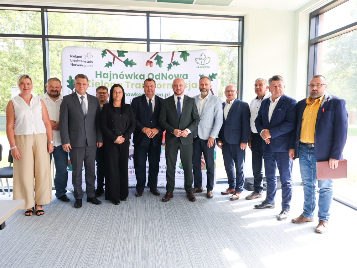 zdjęcie grupowe uczestników spotkania