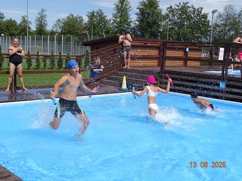 dzieci podczas konkurencji