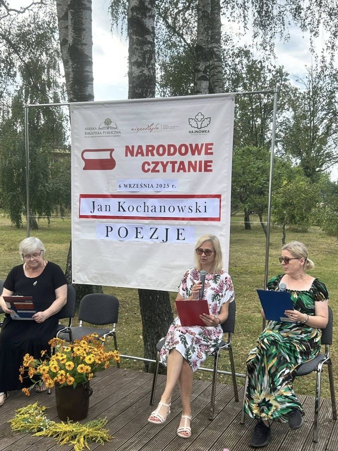 uczestnicy wydarzenia Narodowego Czytania