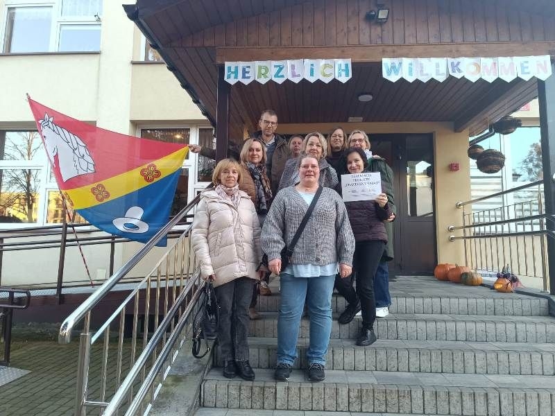 wspólne zdjęcie nauczycieli z Niemiec i nauczycieli Przedszkola nr 5