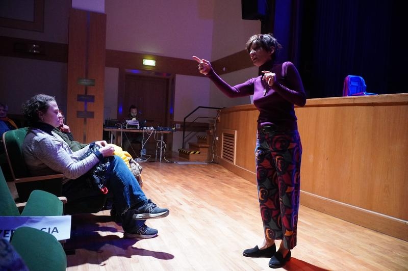 aktorka przy publicności