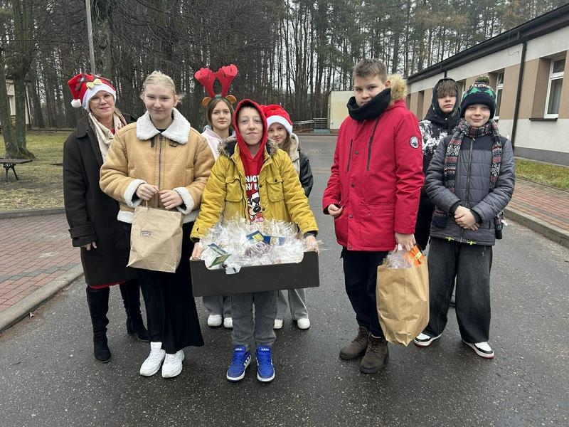 wizyta uczniów w Domu Dziennej Opieki w Hajnówce