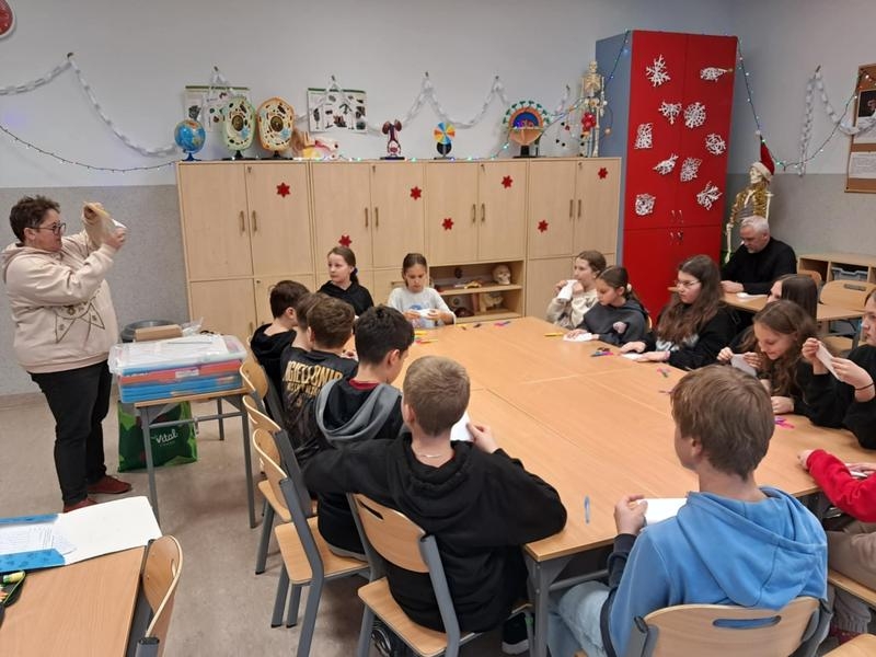 warsztaty tworzenia gwiazdy kolędniczej