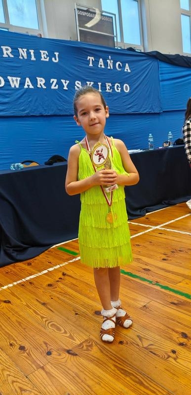 tancerka z medalem