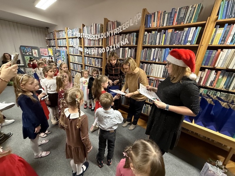 dzieci biorące udział w przeglądzie
