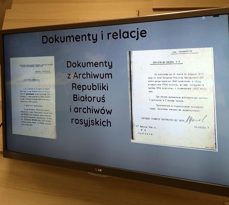 slajd wyświetlany na telewizorze
