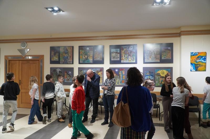 Spotkanie uczniów z artystą Tomaszem Korzenieckim