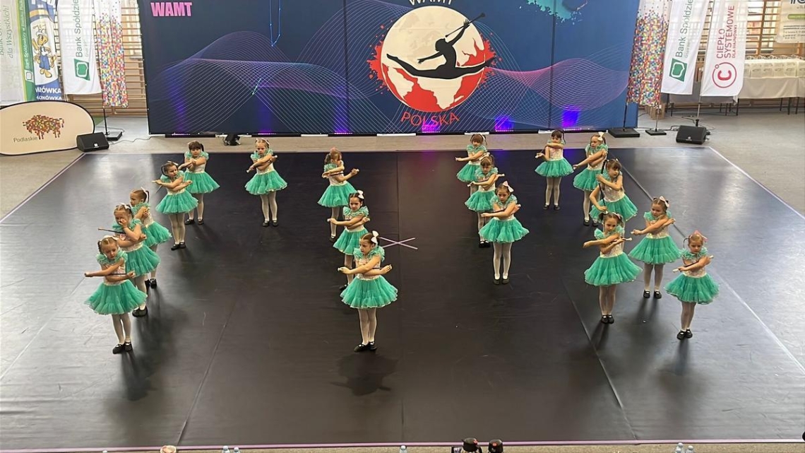 grupa mażoretek