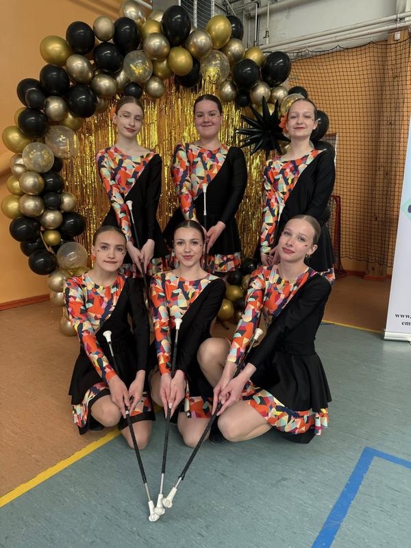 grupa mażoretek