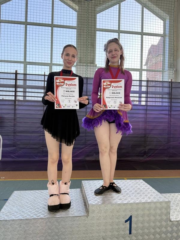mażoretki na podium