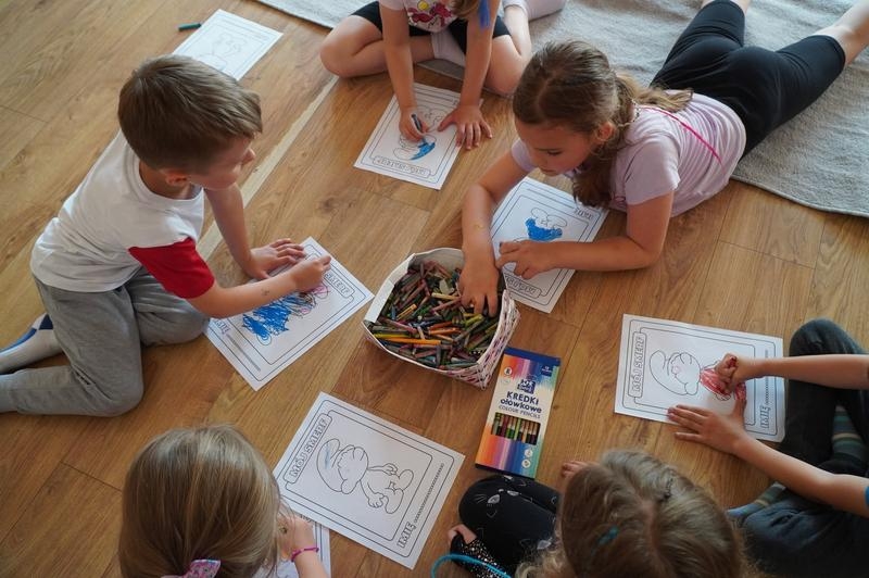 dzieci biorące udział w zajęciach