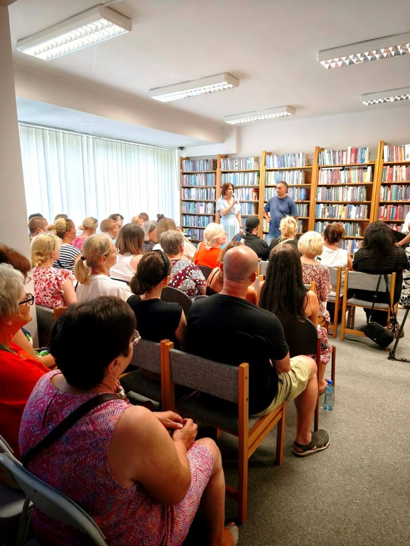 Michał Koterski gościem Miejskiej Biblioteki Publicznej w Hajnówce