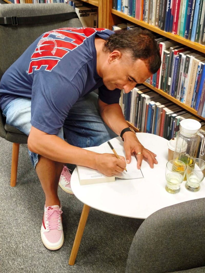 Michał Koterski gościem Miejskiej Biblioteki Publicznej w Hajnówce
