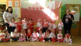 Przedszkolaki celebrują majowe święta narodowe