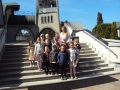 dzieci zwiedzają Sobór Świętej Trójcy w Hajnówce 