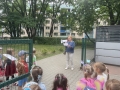 przedszkola Małgorzata Saadoon w trackie powitania dzieci i otwarcia parady