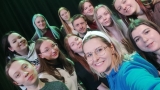 wokalistki ze Studia Piosenki HDK z instruktorką