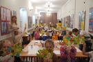 dzieci uczestniczące w zajęciach artystycznych "Krok do wiosny"