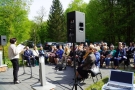 Uczesttnicy wystawy tkaniny artystycznej „Tkane Krajobrazy”.