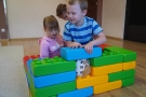 dzieci biorące udział w zajęciach z okazji Dnia Pingwina