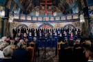 chór podczas występu inauguracyjnego w cerkwii
