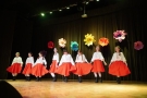 zespół artystyczny Hajnowskiego Domu Kultury na scenie