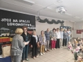 aktorzy występują przed dziećmi