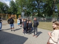 uczestnicy obozu sportowego na stadionie
