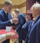 wręczanie medali przez Burmistrza