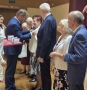 wręczanie medali przez Burmistrza