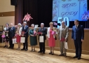 zdjęcie grupowe jubilatów z Burmistrzem