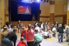 uczniowie biorący udział w zajęciach artystycznych