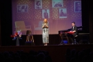 Anna Jurksztowicz występująca na scenie HDK