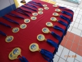 stół z medalami