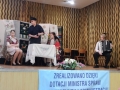 Na zdjęciach widać grupę teatralną „Dzwonki”